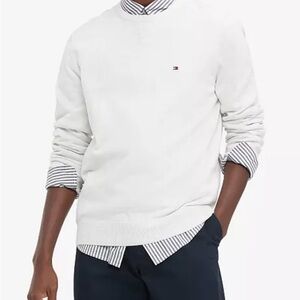 Tommy Hilfiger Men’s Essential Solid Crew Neck Sweater